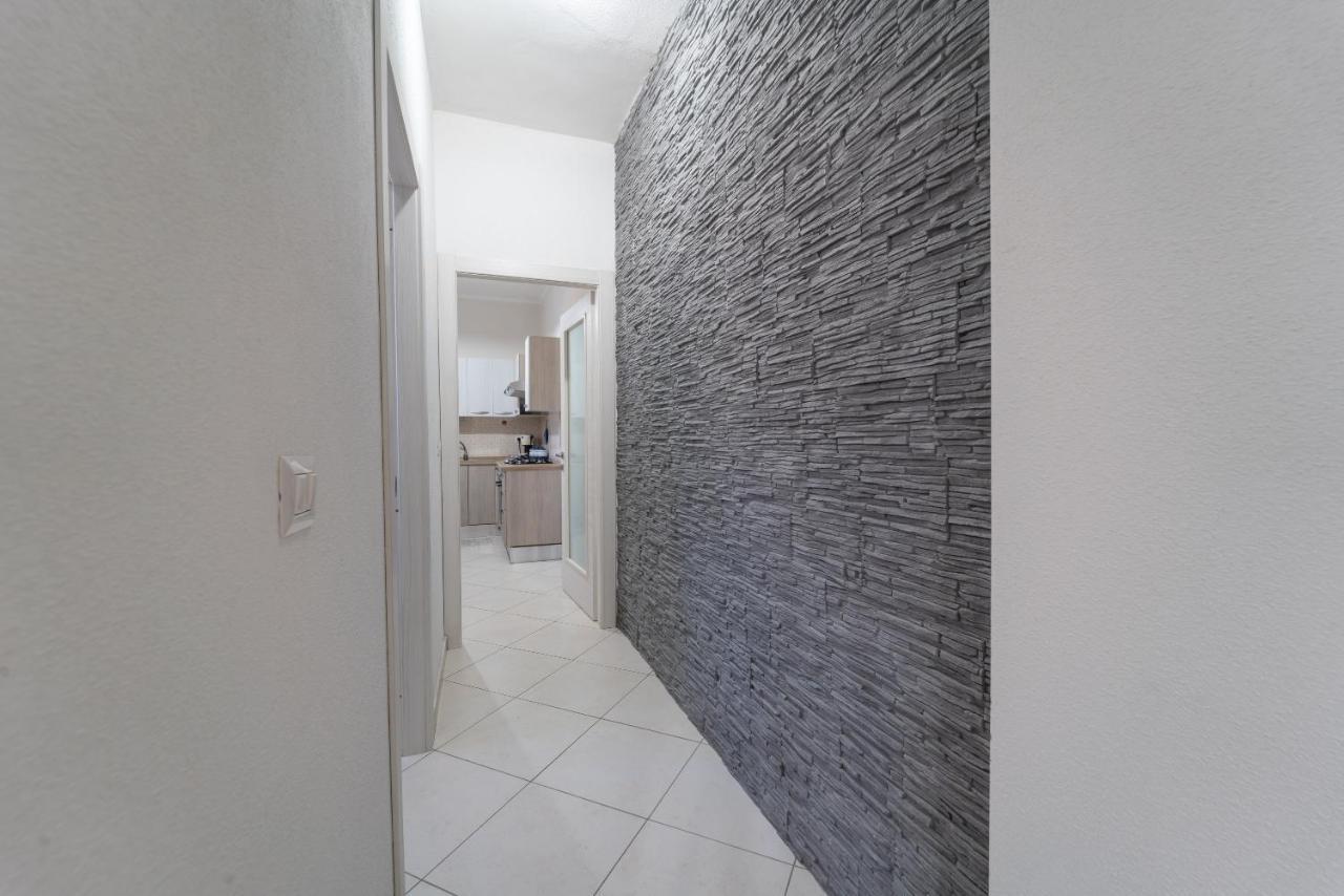Apartment Miros
